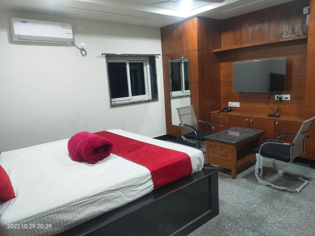Hotel New Maruthi Inn, Lb Nagar Hyderabad Exterior photo