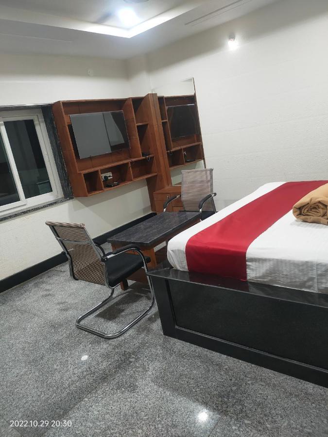 Hotel New Maruthi Inn, Lb Nagar Hyderabad Exterior photo