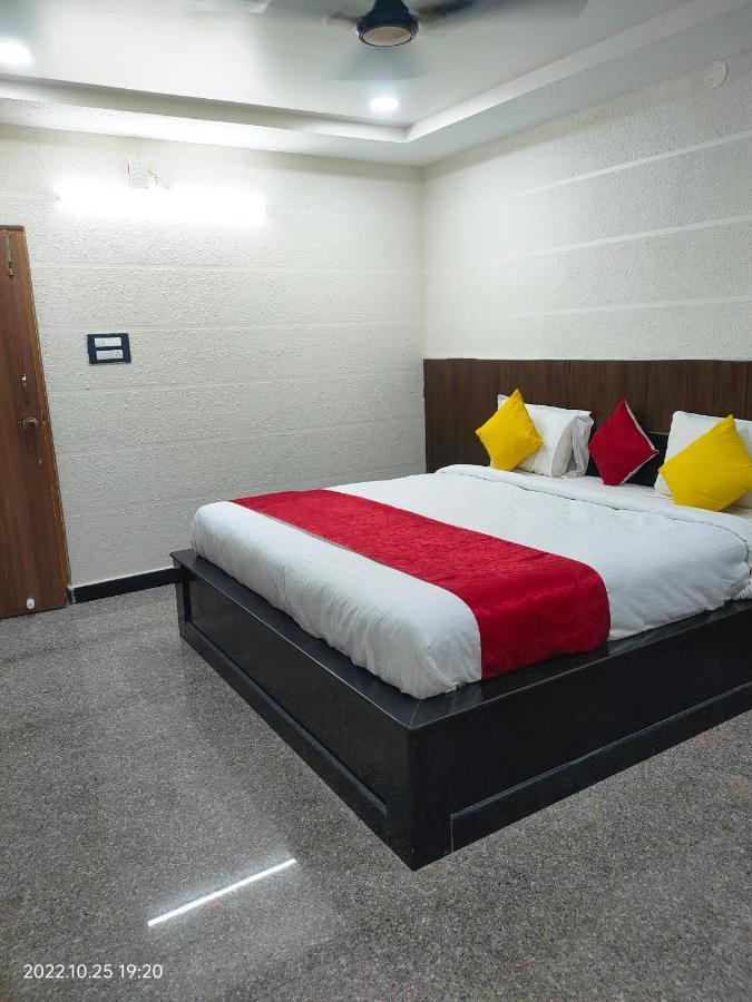 Hotel New Maruthi Inn, Lb Nagar Hyderabad Exterior photo